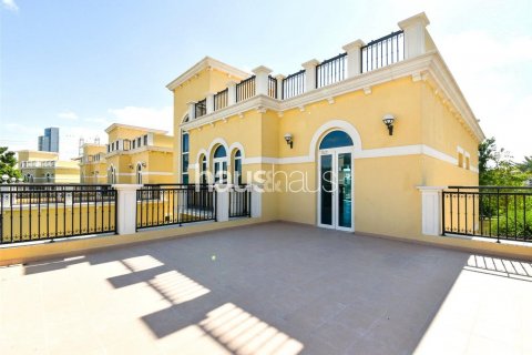 Vilë në Jumeirah Park, Dubai, Emiratet e Bashkuara Arabe 4 dhoma gjumi, 386 m2. № 626432 - Foto 10
