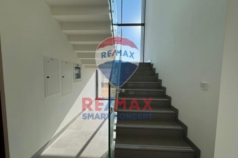 Villa til salgs i Abu Dhabi, Emiratene 4 soverom, 989.2 kvm Nr. 595707 - Foto 6