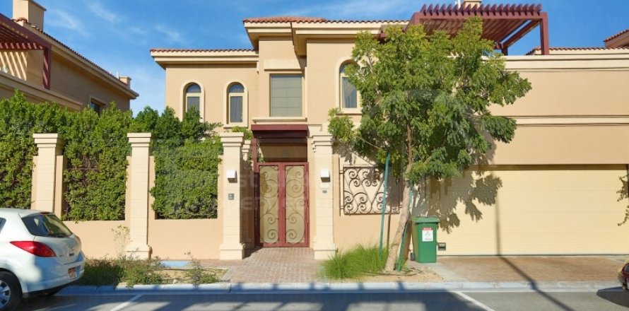 ویلا در Al Raha Golf Gardens، Abu Dhabi ، امارات متحده عربی 5 خوابه ، 501 متر مربع.  شماره 407552