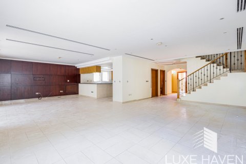 Üürile anda villa asukohaga Jumeirah Park, Dubai, AÜE: 4 magamistoaga, 402.73 m² Nr 393716 - pilt 7