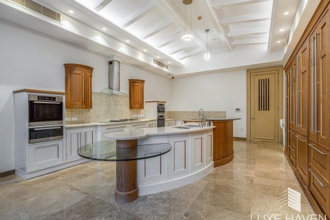Villa en venta en Emirates Hills, Dubai, EAU 6 dormitorios, 2064.03 m2 № 410844 - foto 21
