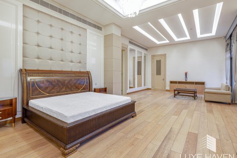 Villa en venta en Emirates Hills, Dubai, EAU 6 dormitorios, 2064.03 m2 № 410844 - foto 11