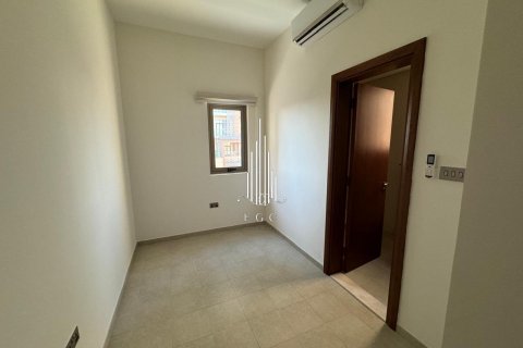 Зняти в оренду віллу в Al Raha Beach, Абу-Даби, ОАЕ 5 спалень, 471.9м2, № 451901 - фото 17