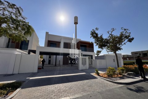 Vilë në Saadiyat Island, Abu Dhabi, Emiratet e Bashkuara Arabe 5 dhoma gjumi, 568.9 m2. № 577678 - Foto 7