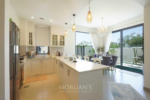 Vila di Dubai Hills Estate, Dubai, UEA 5 kamar tidur, 297.4 m2 nomor 595447 - foto 12