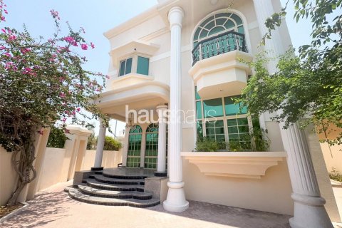Vila di Umm Suqeim, Dubai, UEA 5 kamar tidur, 513 m2 nomor 625687