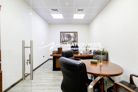 Office til salg i Abu Dhabi, UAE 160 kvm № 633209 - foto 10