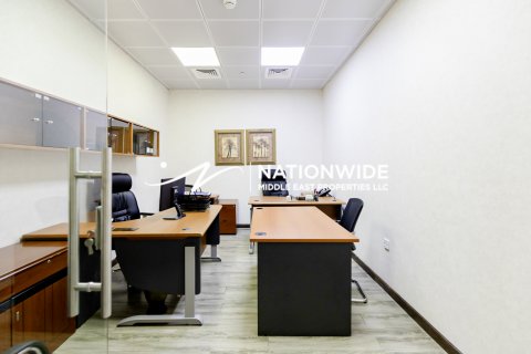 Office til salg i Abu Dhabi, UAE 160 kvm № 633209 - foto 7