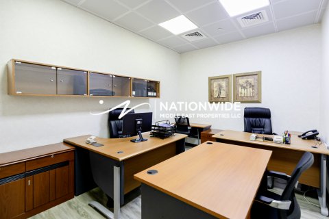 Office til salg i Abu Dhabi, UAE 160 kvm № 633209 - foto 8