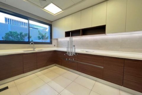 Huvila Yas Island, Abu Dhabi, Arabiemiraatit 5 makuuhuonetta, 634.5 m2 № 540785 - kuva 20