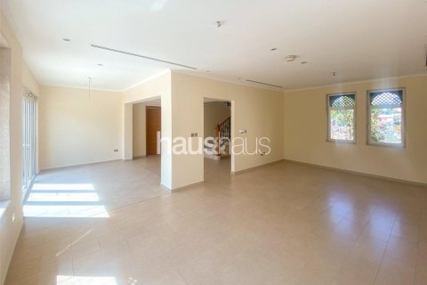 Villa in Jumeirah Park, Dubai, UAE 3 bedrooms, 325 sq.m. № 626436 - photo 2