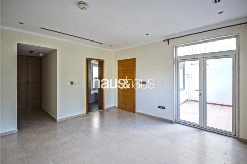 Villa in Jumeirah Park, Dubai, UAE 3 bedrooms, 325 sq.m. № 626436 - photo 6
