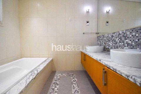 Villa in Jumeirah Park, Dubai, UAE 3 bedrooms, 325 sq.m. № 626436 - photo 10