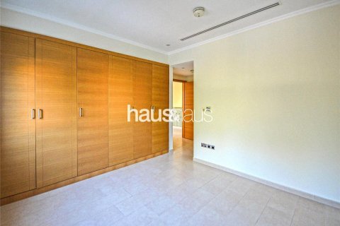 Villa in Jumeirah Park, Dubai, UAE 3 bedrooms, 325 sq.m. № 626436 - photo 7