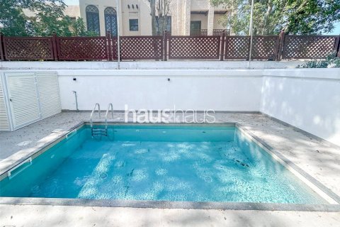 Villa uthyres i Umm Suqeim, Dubai, UAE 4 sovrum, 372 kvm Nr. 626575 - fotografi 14