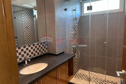 Villa te huur in Jumeirah Park, Dubai, VAE 4 slaapkamers, 52.2 vr.m., nr 588978 - foto 11