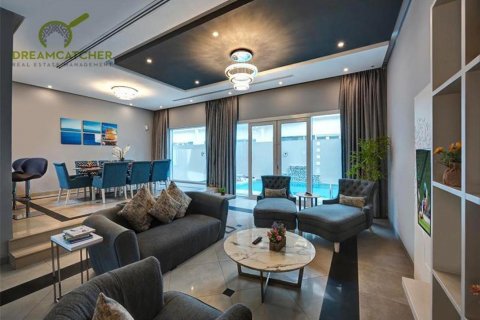 Willa do wynajęcia w Al Hamra Village, Ras Al Khaimah, ZEA 3 sypialnie, 260.1 mkw., nr 588807 - zdjęcie 2