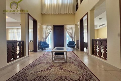 Снять в аренду виллу в Al Hamra Village, Рас-эль-Хайма, ОАЭ 5 спален, 1207.7м2, № 588805 - фото 6