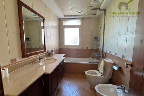 Снять в аренду виллу в Al Hamra Village, Рас-эль-Хайма, ОАЭ 5 спален, 1207.7м2, № 588805 - фото 18