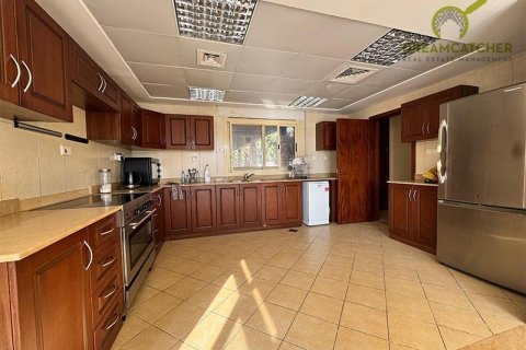 Снять в аренду виллу в Al Hamra Village, Рас-эль-Хайма, ОАЭ 5 спален, 1207.7м2, № 588805 - фото 11