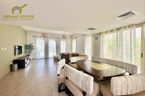 Vila v Al Hamra Village, Ras Al Khaimah, SAE 5 ložnice, 982.5 m² Č.: 588806 - fotografie 9