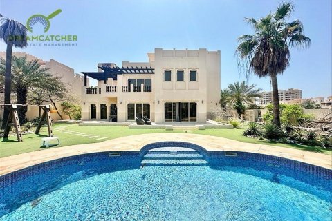 Vila v Al Hamra Village, Ras Al Khaimah, SAE 5 ložnice, 982.5 m² Č.: 588806 - fotografie 2