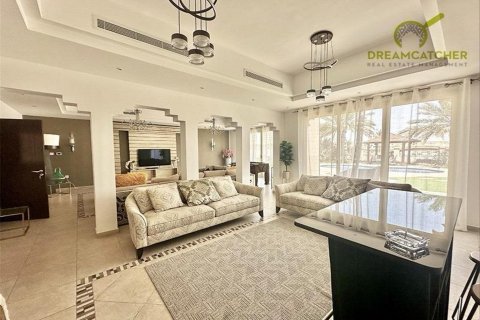 Vila v Al Hamra Village, Ras Al Khaimah, SAE 5 ložnice, 982.5 m² Č.: 588806 - fotografie 7