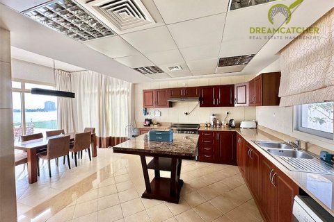 Villa para arrendamento em Al Hamra Village, Ras Al Khaimah, EAU 5 quartos, 929 m2 № 588808 - foto 7