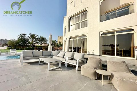 Villa para arrendamento em Al Hamra Village, Ras Al Khaimah, EAU 5 quartos, 929 m2 № 588808 - foto 16