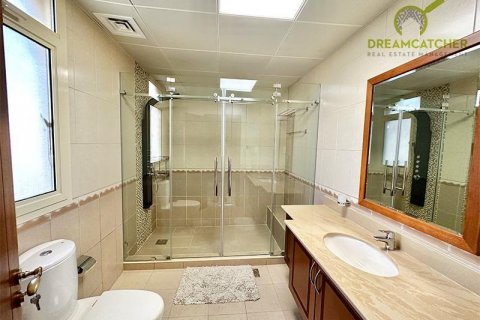 Villa para arrendamento em Al Hamra Village, Ras Al Khaimah, EAU 5 quartos, 929 m2 № 588808 - foto 19