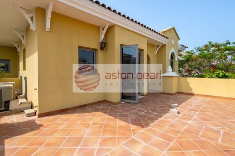 Villa in Palm Jumeirah, Dubai, UAE 5 bedrooms, 483.10 sq.m. № 348239 - photo 12