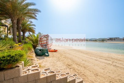 Villa in Palm Jumeirah, Dubai, UAE 5 bedrooms, 483.10 sq.m. № 348239 - photo 13