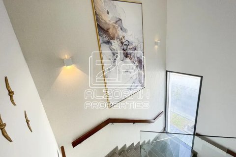 Villa sa Hamriyah Free Zone, Sharjah, UAE 5 silid-tulugan, 352.94 sq.m. № 705140 - larawan 13