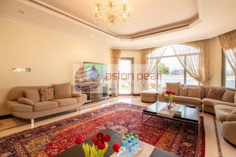 Villa in Palm Jumeirah, Dubai, UAE 5 bedrooms, 483.10 sq.m. № 348239 - photo 3