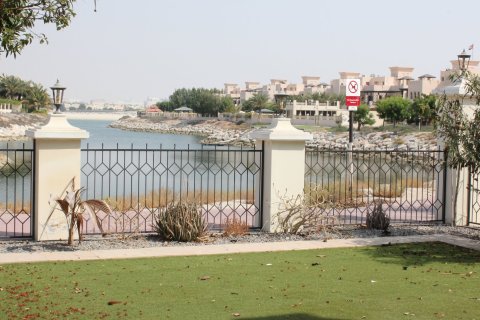 Σπίτι σε Al Hamra Village, Ras Al Khaimah, ΗΑΕ 4 υπνοδωμάτια, 253 τ.μ. Αρ. 752235 - φωτογραφία 4
