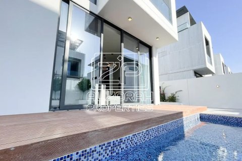 Villa sa Hamriyah Free Zone, Sharjah, UAE 5 silid-tulugan, 352.94 sq.m. № 705140 - larawan 16
