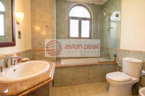 Villa in Palm Jumeirah, Dubai, UAE 5 bedrooms, 483.10 sq.m. № 348239 - photo 16