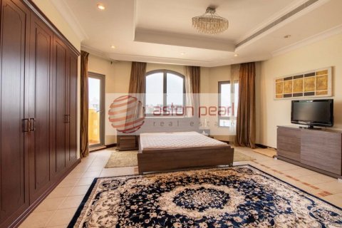 Villa in Palm Jumeirah, Dubai, UAE 5 bedrooms, 483.10 sq.m. № 348239 - photo 6