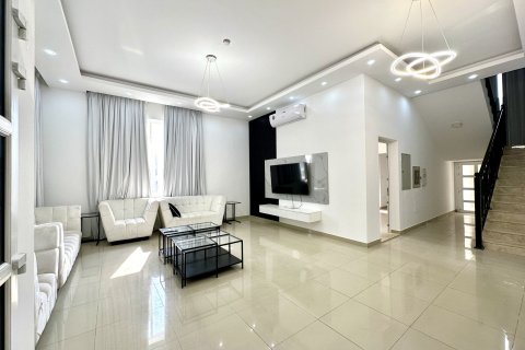 Vila di Nadd Al Sheba, Dubai, UAE 5 bilik tidur, 1350 meter persegi № 550461 - foto 8