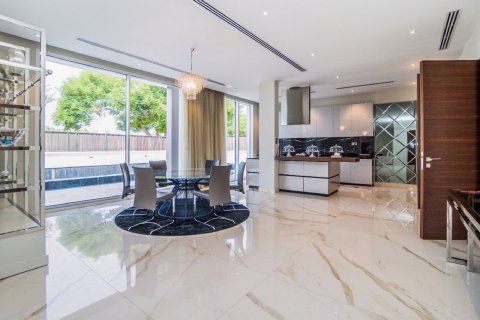 Villa te koop in Emirates Hills, Dubai, VAE 7 slaapkamers, 975 vr.m., nr 334682 - foto 3