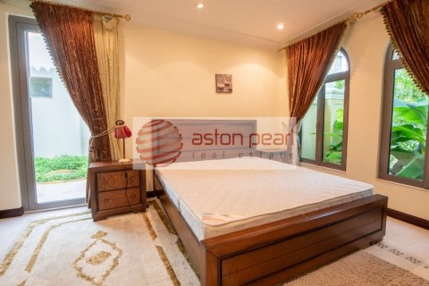 Villa in Palm Jumeirah, Dubai, UAE 5 bedrooms, 483.10 sq.m. № 348239 - photo 24