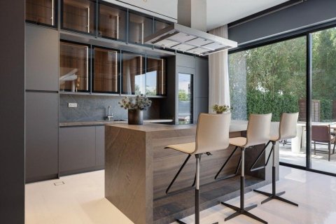 Vila u Dubai, UAE 6 spavaćih soba, 929 m2 Br. 706195 - fotografija 5