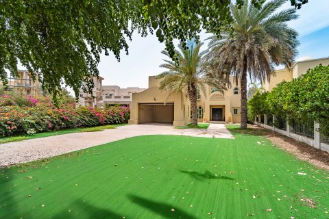 Villa til salg i Jumeirah Islands, Dubai, UAE 4 soveværelser, 497 kvm № 734116 - foto 2