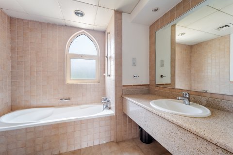 Villa til salg i Jumeirah Islands, Dubai, UAE 4 soveværelser, 497 kvm № 734116 - foto 13