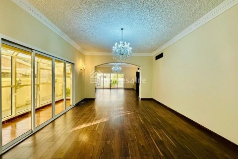 Villa en alquiler en Jumeirah, Dubai, EAU 5 dormitorios, 743 m2 № 722186 - foto 3