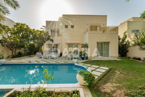 Villa sa Meadows, Dubai, UAE 5 silid-tulugan, 570 sq.m. № 717724