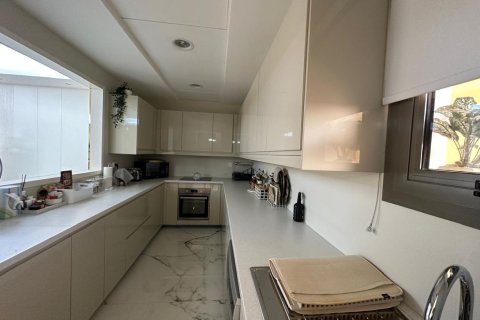 Ras Al Khaimah, UAE의 판매용 타운하우스 침실 4개, 251제곱미터 번호 734766 - 사진 3
