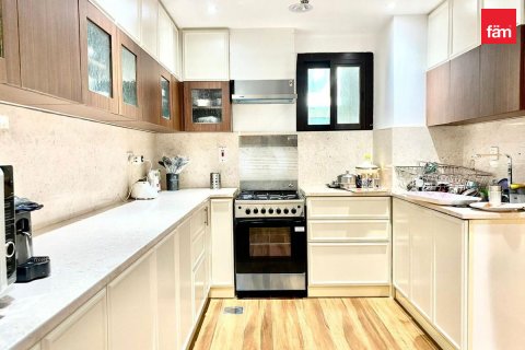 Casa urbana para arrendamento em Dubai, EAU 4 quartos, 2913 m2 № 735326 - foto 3