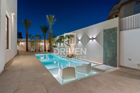 Villa itt: Umm Suqeim, Dubai, EAE, 7 hálószoba, 150.04 m², azonosító: 765493 - fénykép 27