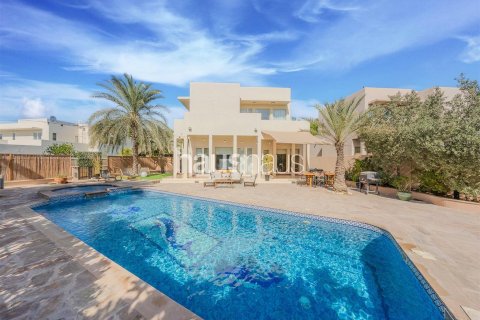 Villa em Arabian Ranches, Dubai, EAU 5 quartos, 390 m2 № 625955